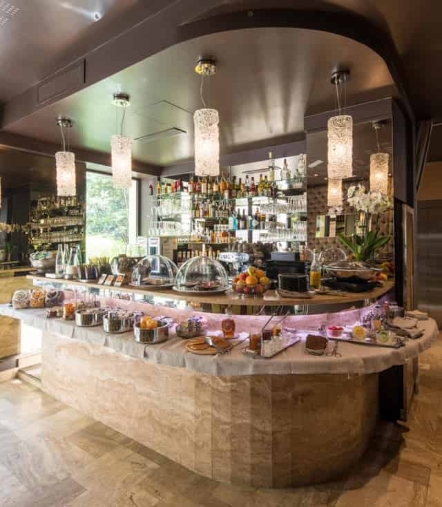 Dining bar