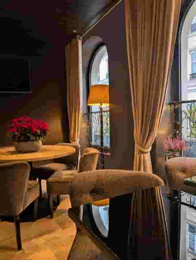 Dining bar