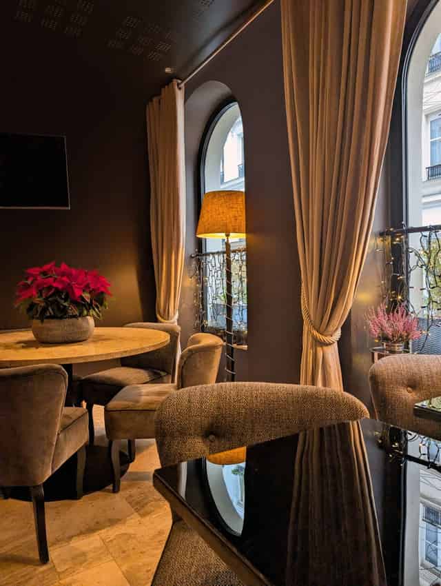 Dining bar
