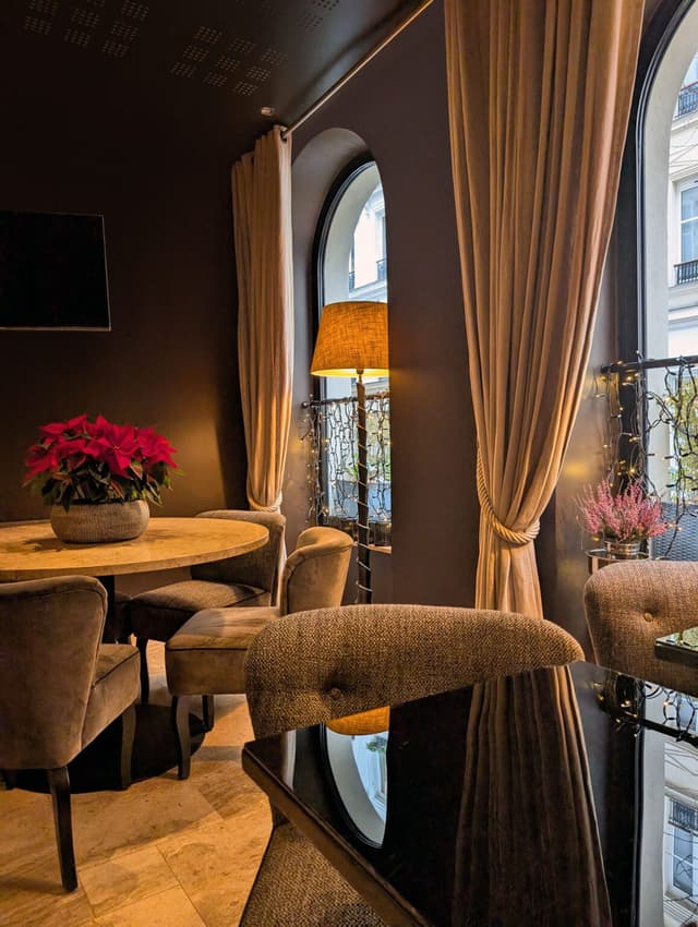 Dining bar