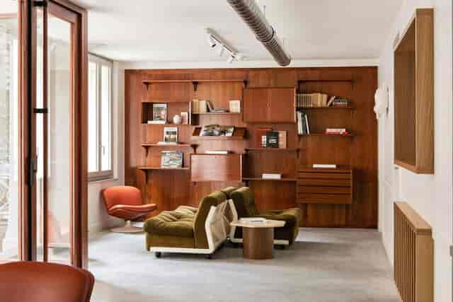 Mid-century breakout room for executive strategy sessions and intimate meetings.