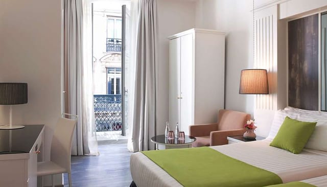 Montmartre Meeting Room with Parisian balcony for corporate events and business conferences.