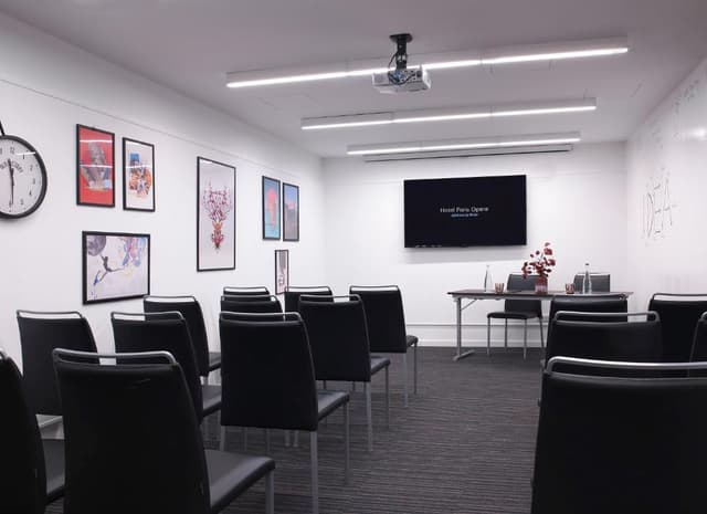 Montmartre Meeting Room