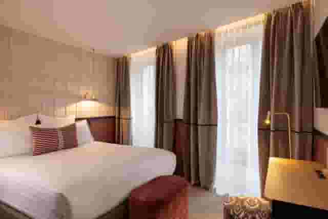 Rooms & Suites