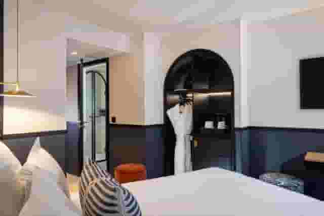 Rooms & Suites