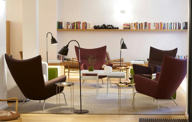 Executive room lounge seating for networking and VIP corporate receptions.