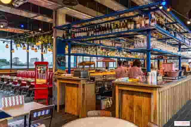 Bar