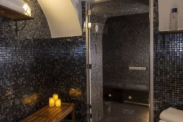 Luxury spa amenity in Hôtel Whistler for executive retreats and wellness incentive travel.