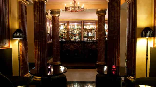 Cocktail bar