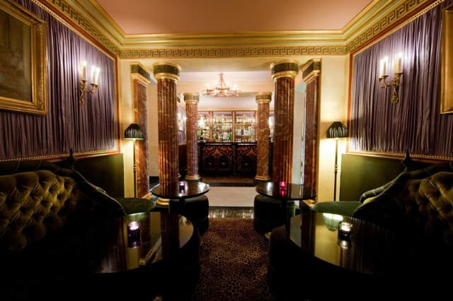L'Hotel