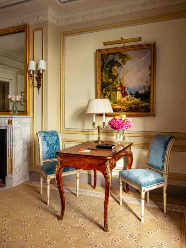 Luxury Ritz Paris breakout room for executive meetings and VIP events.