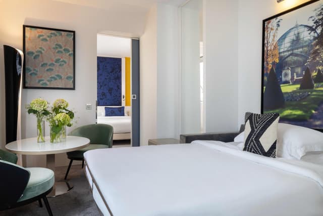 Rooms & Suites