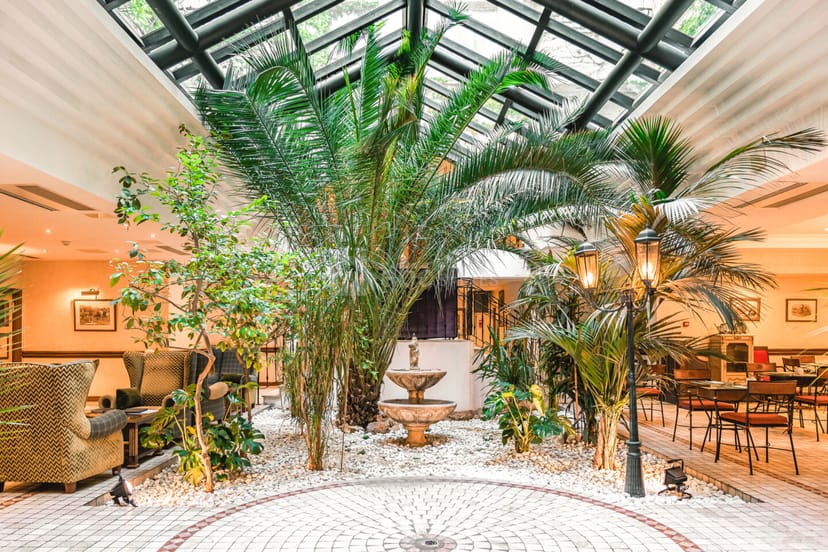 Le Salon Figaro: Biophilic breakout space for networking events and corporate meetings.