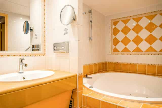 Figaro Room