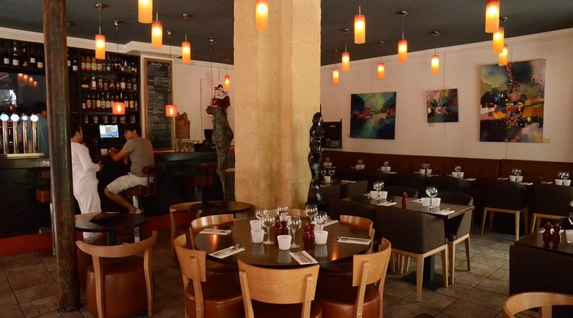 Hôtel les Artistes restaurant for corporate events and intimate networking dinners.