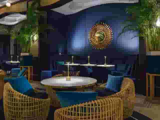 SALON VIVIENNE