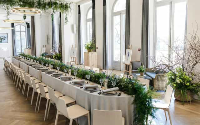 Salle Longchamp banquet hall with biophilic design for corporate events and elegant gala dinners.