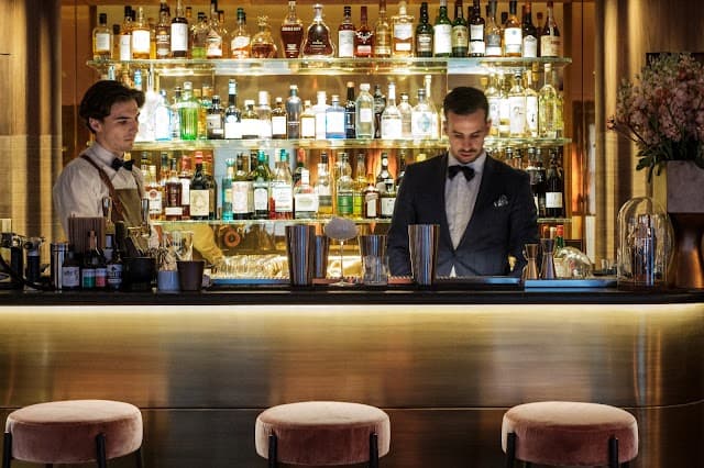 bar