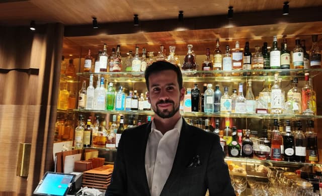 bar