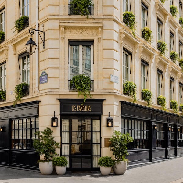 Upscale Parisian gym at Pavillon Faubourg Saint-Germain for executive retreats and client dinners.