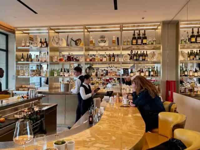 Bar