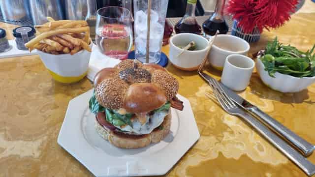 Le Tout-Paris