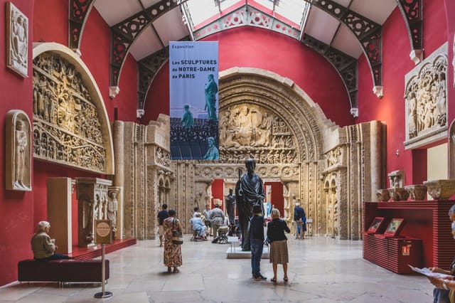 High-end reception gallery at Cité de l'architecture, historic venue for private event rentals.
