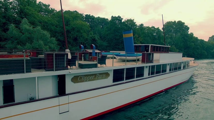Clipper Paris yacht floating deck for corporate cocktails and networking events.