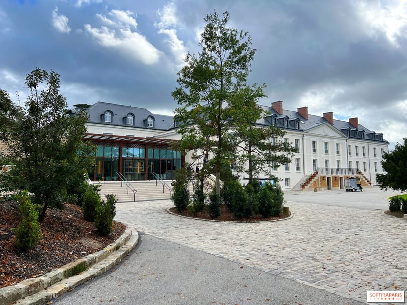 Dolce Versailles hotel venue: historic architecture and modern event space for corporate retreats.