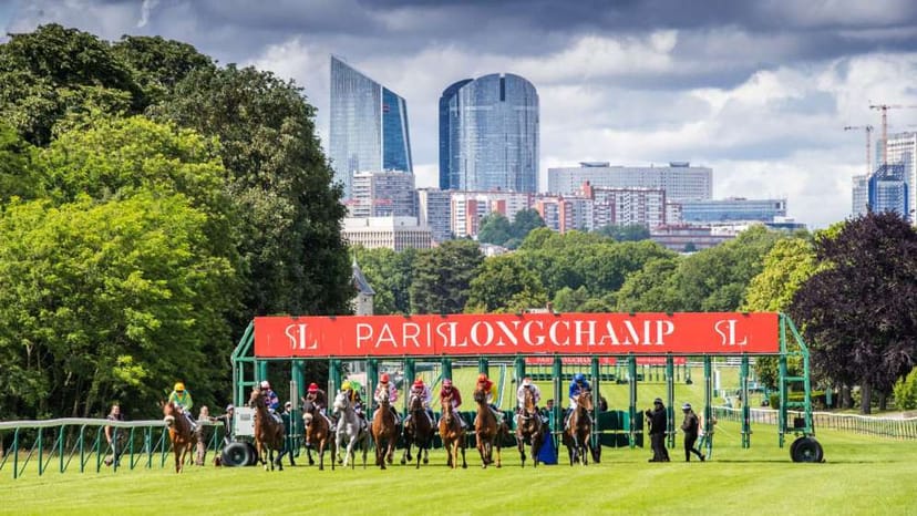 Arc de Triomphe Paris Longchamp venue, featuring modern skyline for corporate and incentive events.