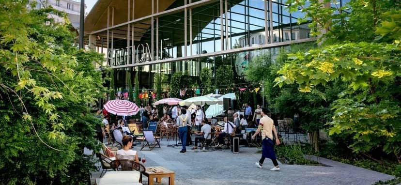 Terrasse des Halles networking space with biophilic design for corporate events.