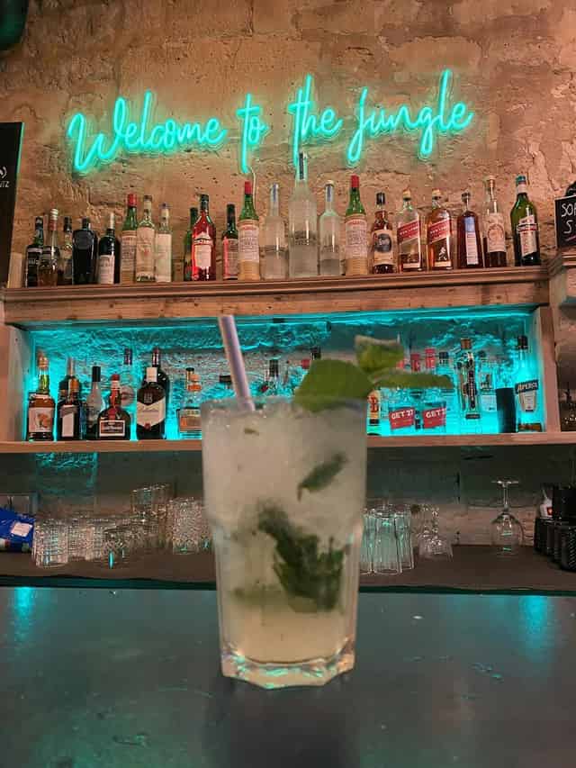 BAR AU RDC