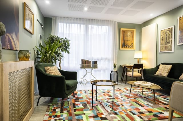 VIP lounge for private consultations and creative sessions in Residhome Saint-Ouen.