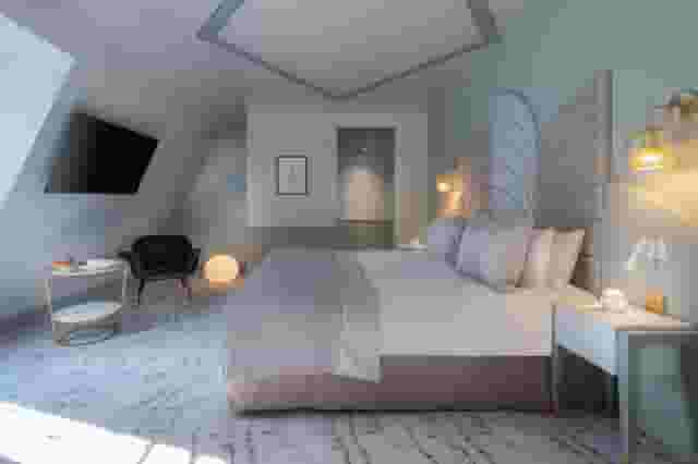 Suites & Rooms