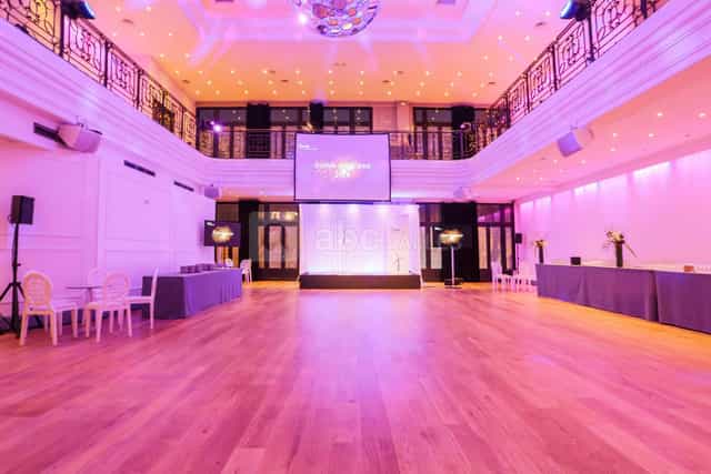 Wagram Pavillon conference center with LED mood lighting for corporate events and presentations.