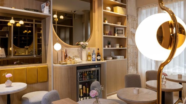 Modern VIP lounge bar at Hôtel Beige for executive networking and private corporate events.