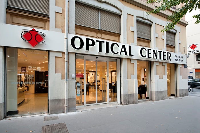 QUÉBEC at Espaces Part-Dieu storefront, unsuitable for professional meetings or corporate events.