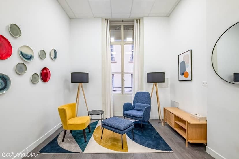 Marine in Cocoon Terreaux breakout room for intimate professional meetings and consultations.