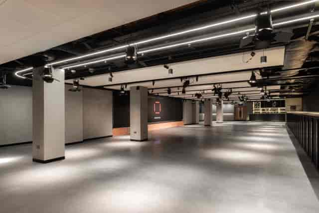 Orange Box in Fulham Pier: modern event space, flexible seating for workshops and receptions.