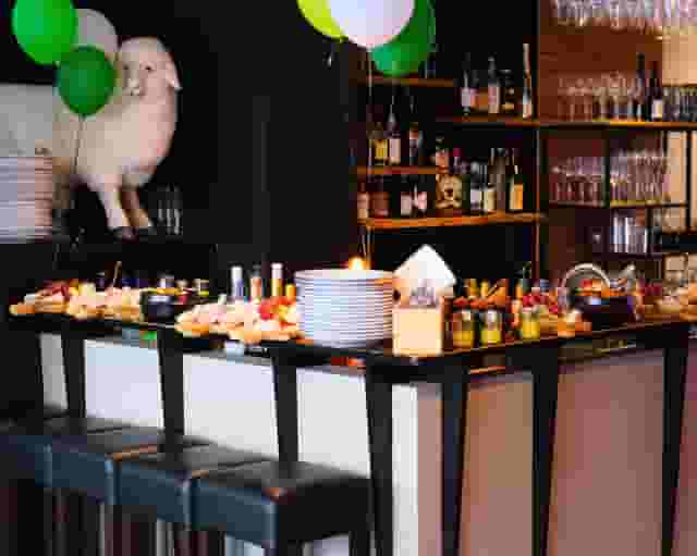 Bar