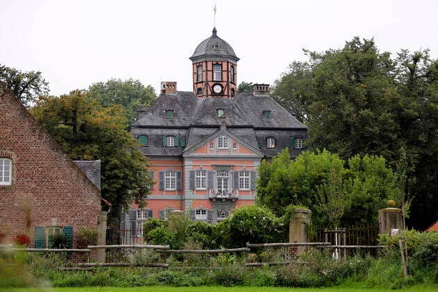 Schloss Arff castle venue for intimate executive retreats and boutique corporate meetings.