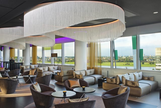 The View Düsseldorf lounge with architectural lighting for VIP networking and cocktail events.