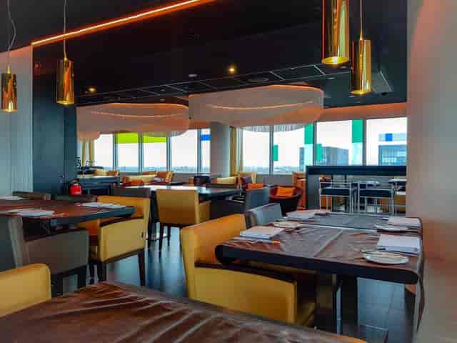 Riverside I + II venue with panoramic city views, ideal for corporate events and networking.