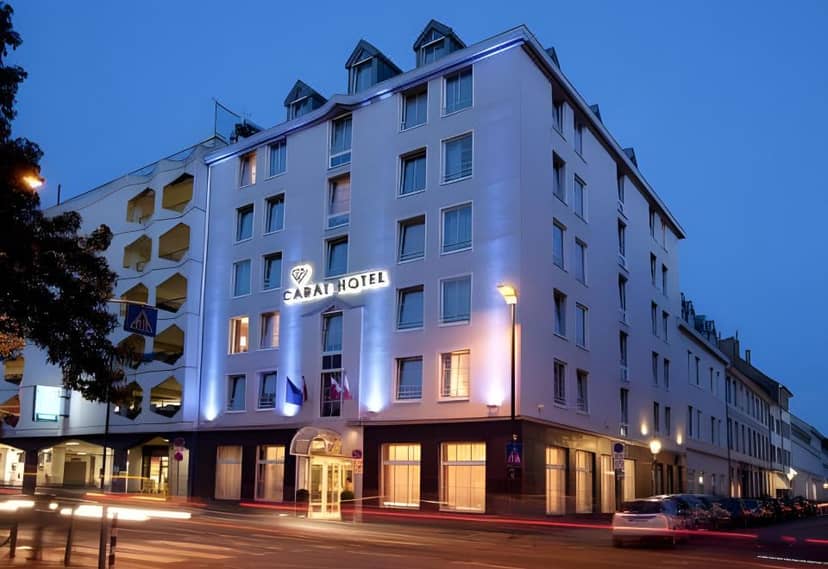 Carls Lounge at Das Carls Hotel: Business hotel lobby for corporate events and professional meetings.