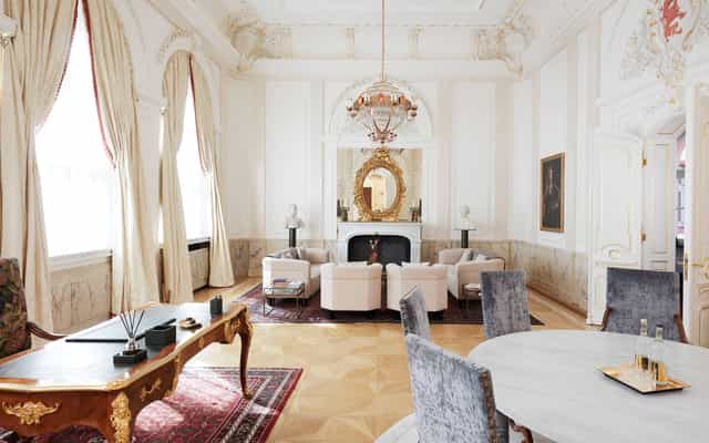 Living Hotel De Medici suite, historic event space for executive board meetings and retreats.