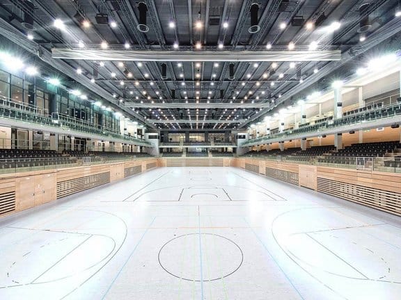CASTELLO Düsseldorf multipurpose hall with tiered seating for trade shows and sporting events.