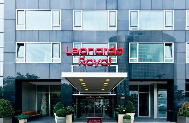Modern hotel bar exterior, Leonardo Royal Düsseldorf, ideal for corporate conferences and events.