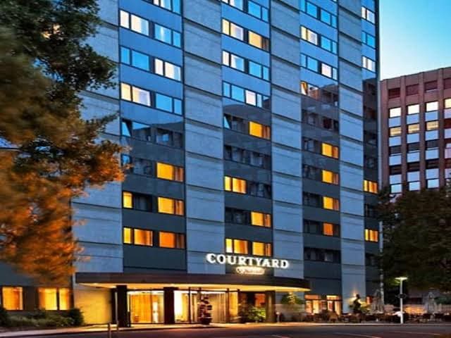 Courtyard Duesseldorf Seestern