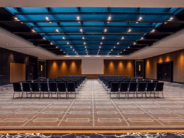 Hotel Duesseldorf boardroom with theater seating for professional conferences and keynotes.