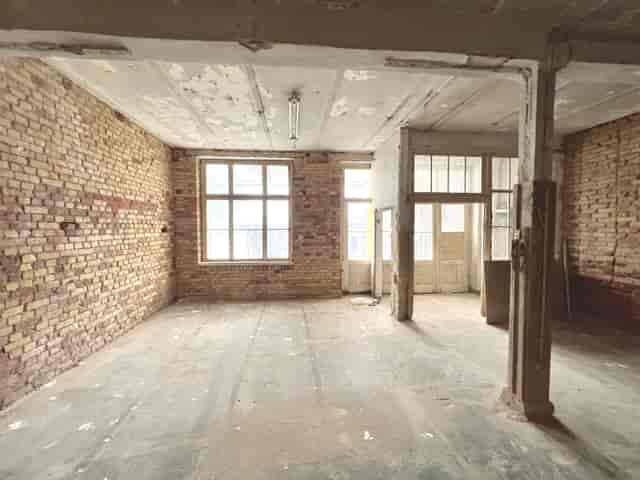 Industrial Lofthaus Studios Düsseldorf event venue, blank canvas space for corporate event hire.